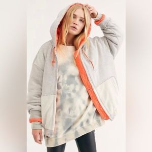 Free People Reversible Puffer Jacket - Light grey +  orange color 🧡